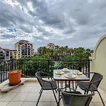 Peaceful Retreat, Pools, Gym, Parks