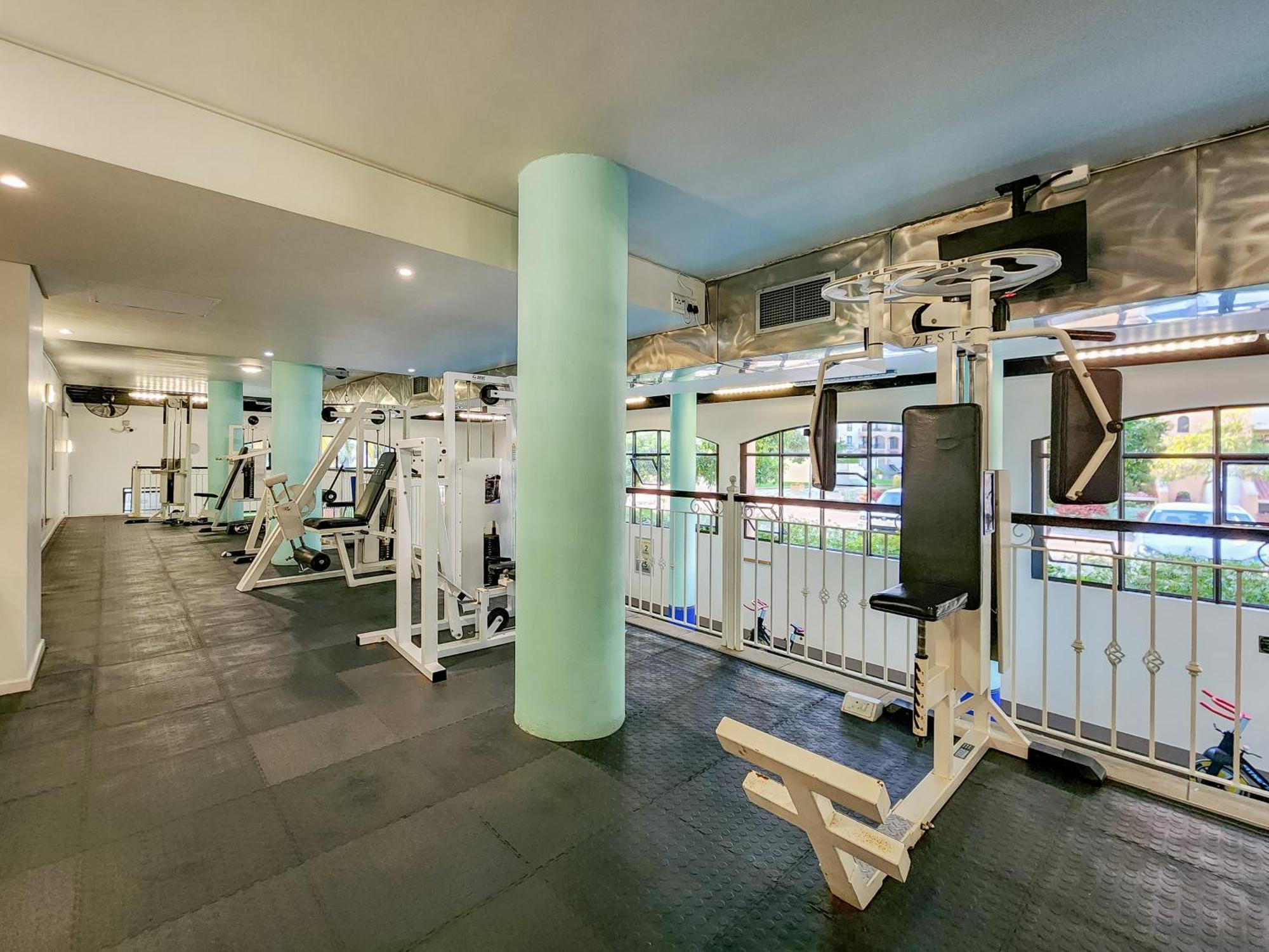 Peaceful Retreat, Pools, Gym, Parks Cape Town