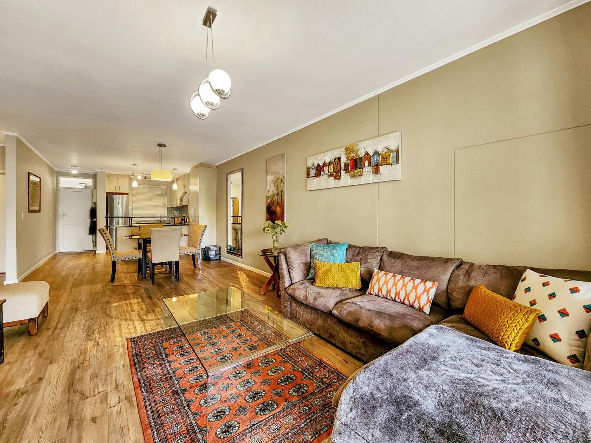 Peaceful Retreat, Pools, Gym, Parks