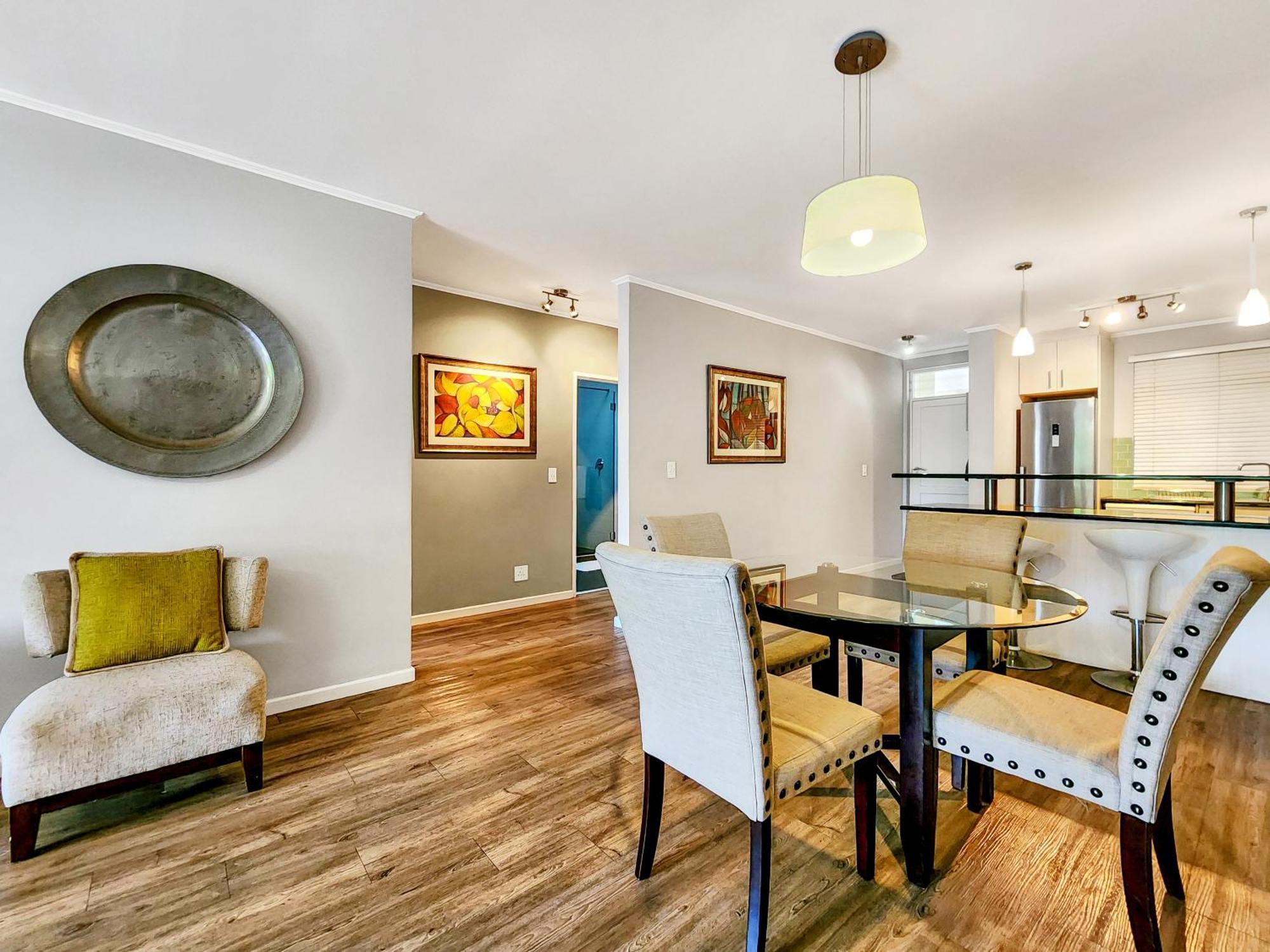 Apartment Peaceful Retreat, Pools, Gym, Parks *