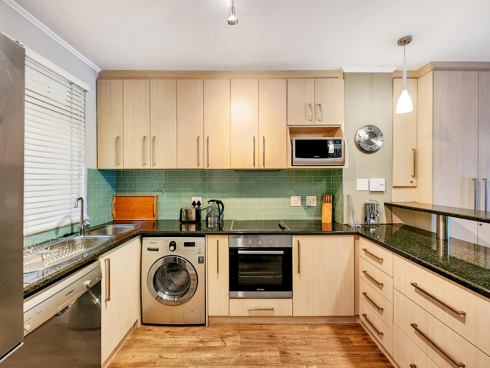 Apartment Peaceful Retreat, Pools, Gym, Parks *