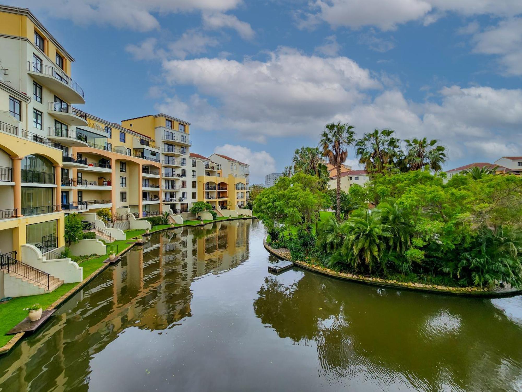 Peaceful Retreat, Pools, Gym, Parks