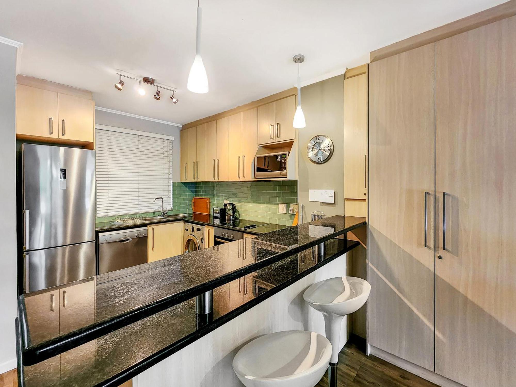 Peaceful Retreat, Pools, Gym, Parks Apartment *