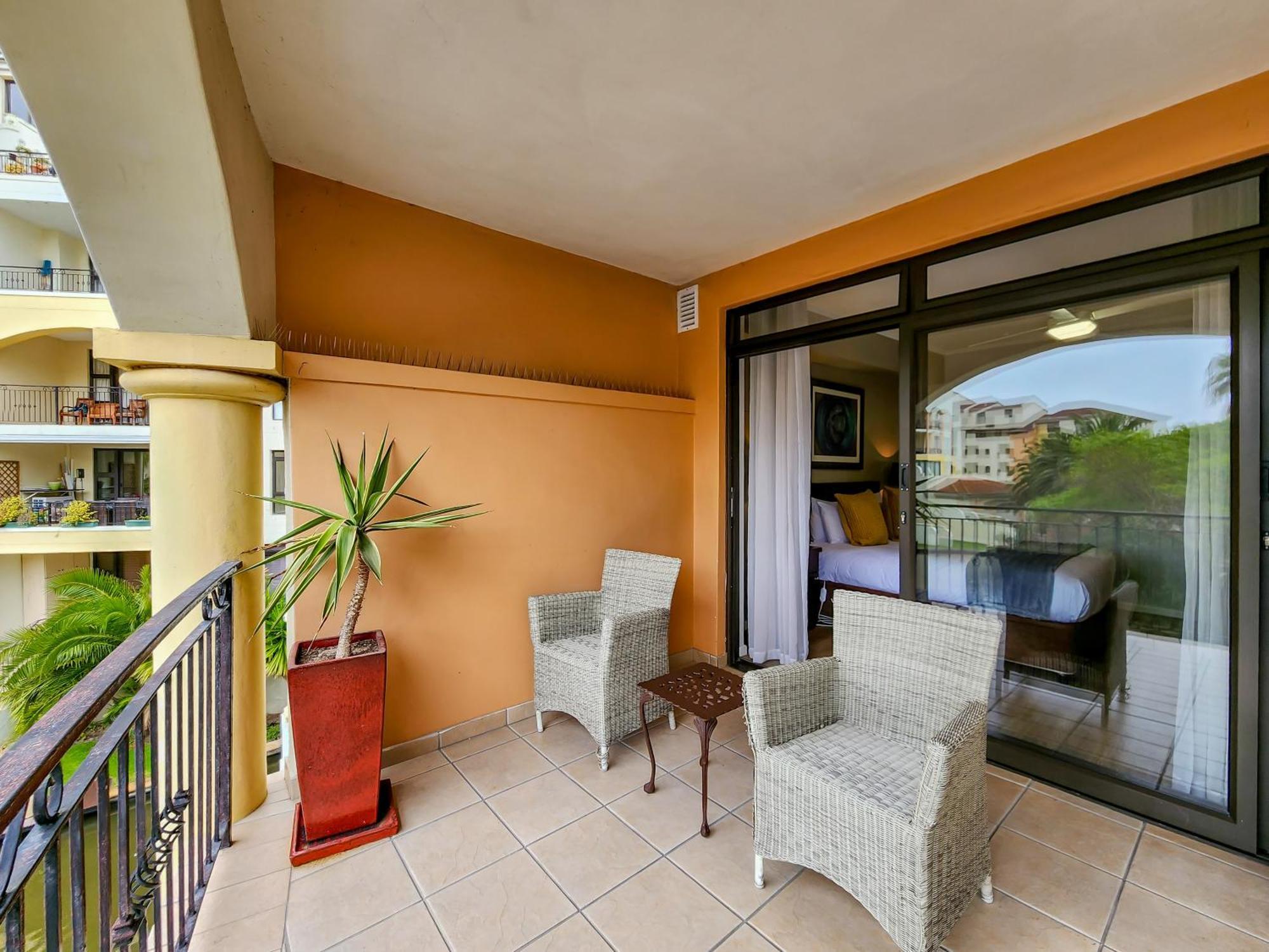 Peaceful Retreat, Pools, Gym, Parks