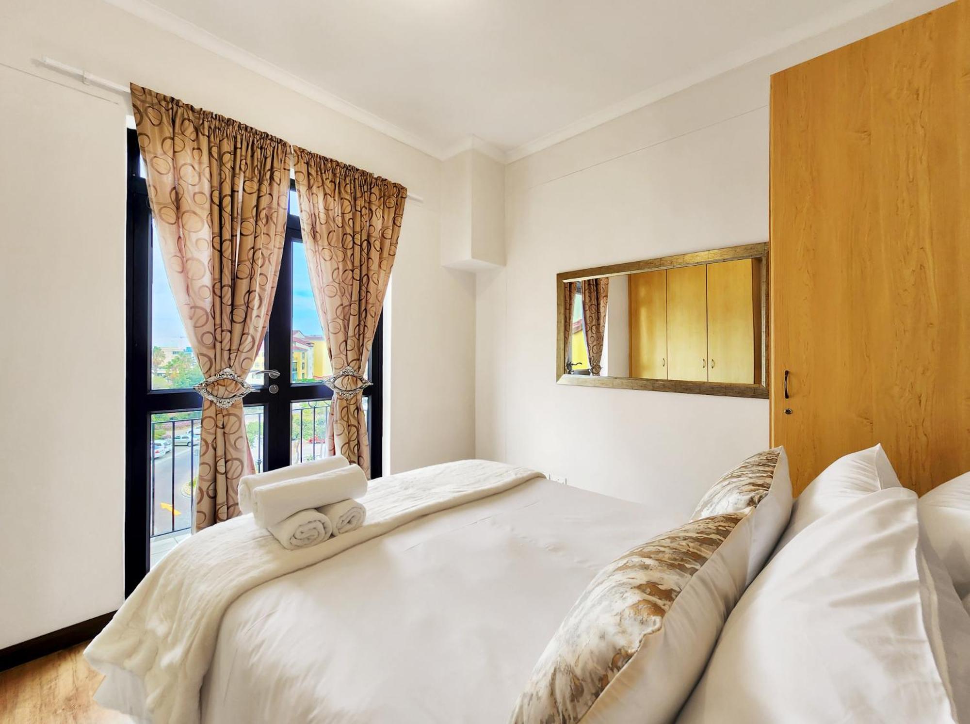 Peaceful Retreat, Pools, Gym, Parks Cape Town