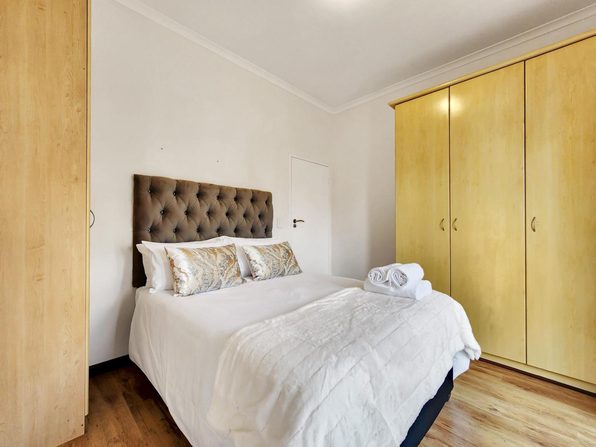 Peaceful Retreat, Pools, Gym, Parks