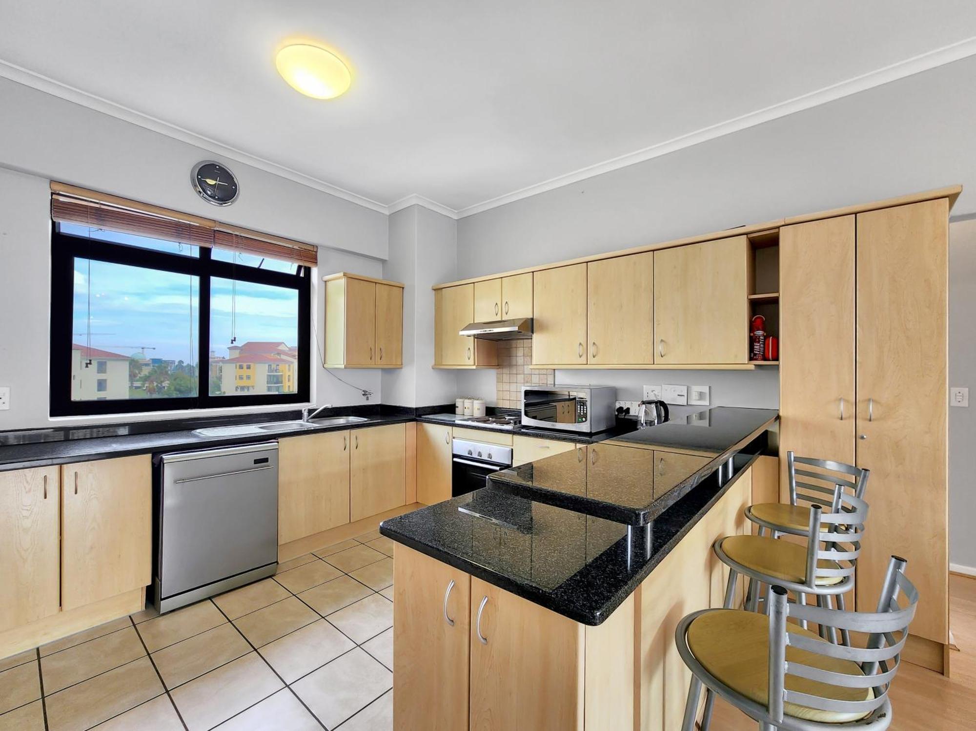 Peaceful Retreat, Pools, Gym, Parks Apartment