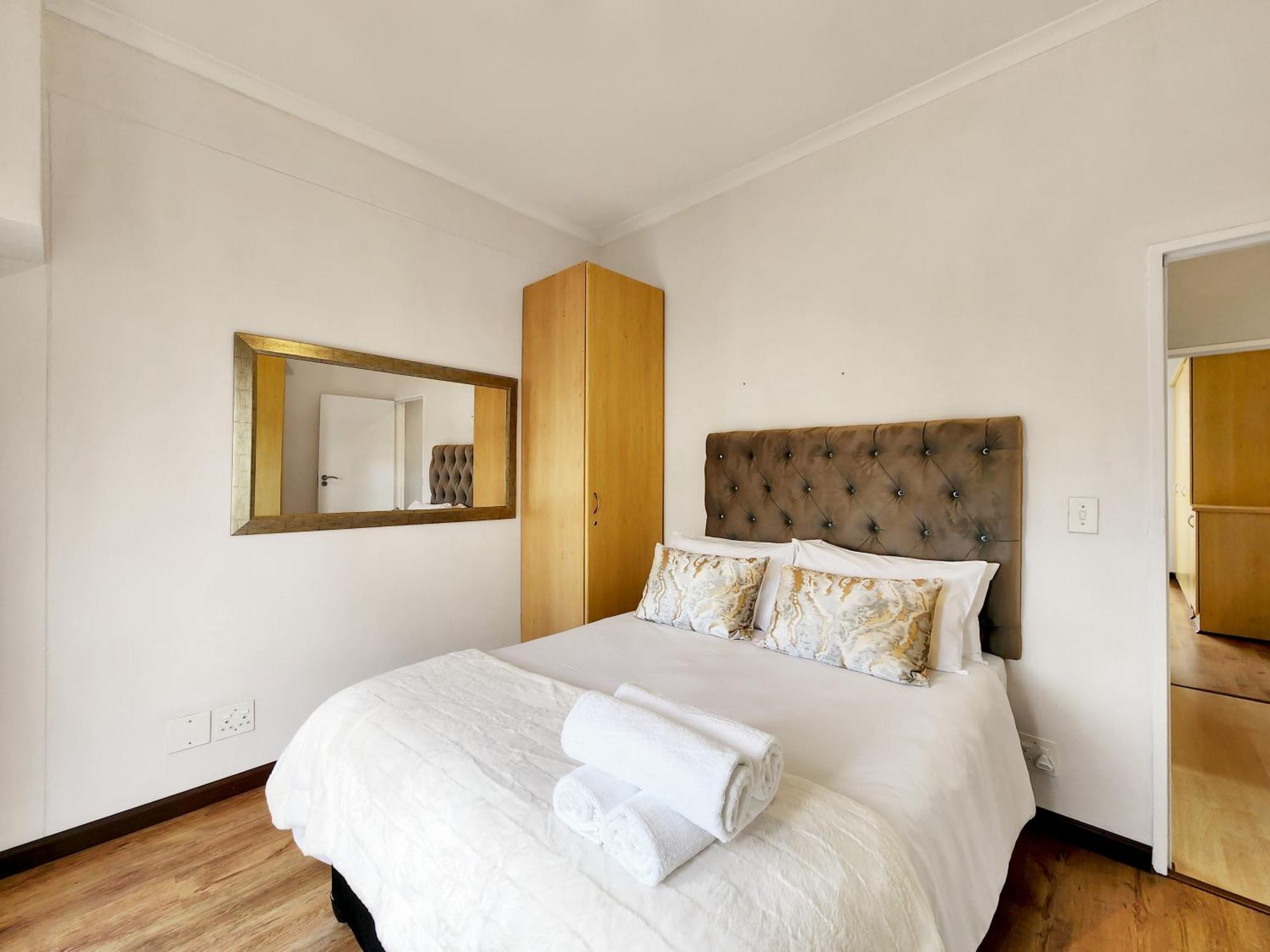 Peaceful Retreat, Pools, Gym, Parks Cape Town