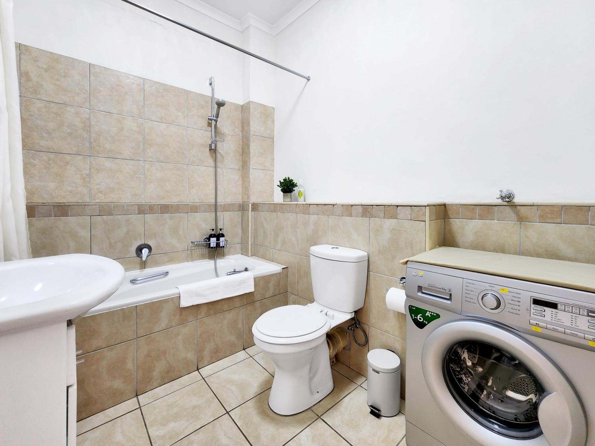 Peaceful Retreat, Pools, Gym, Parks * Cape Town