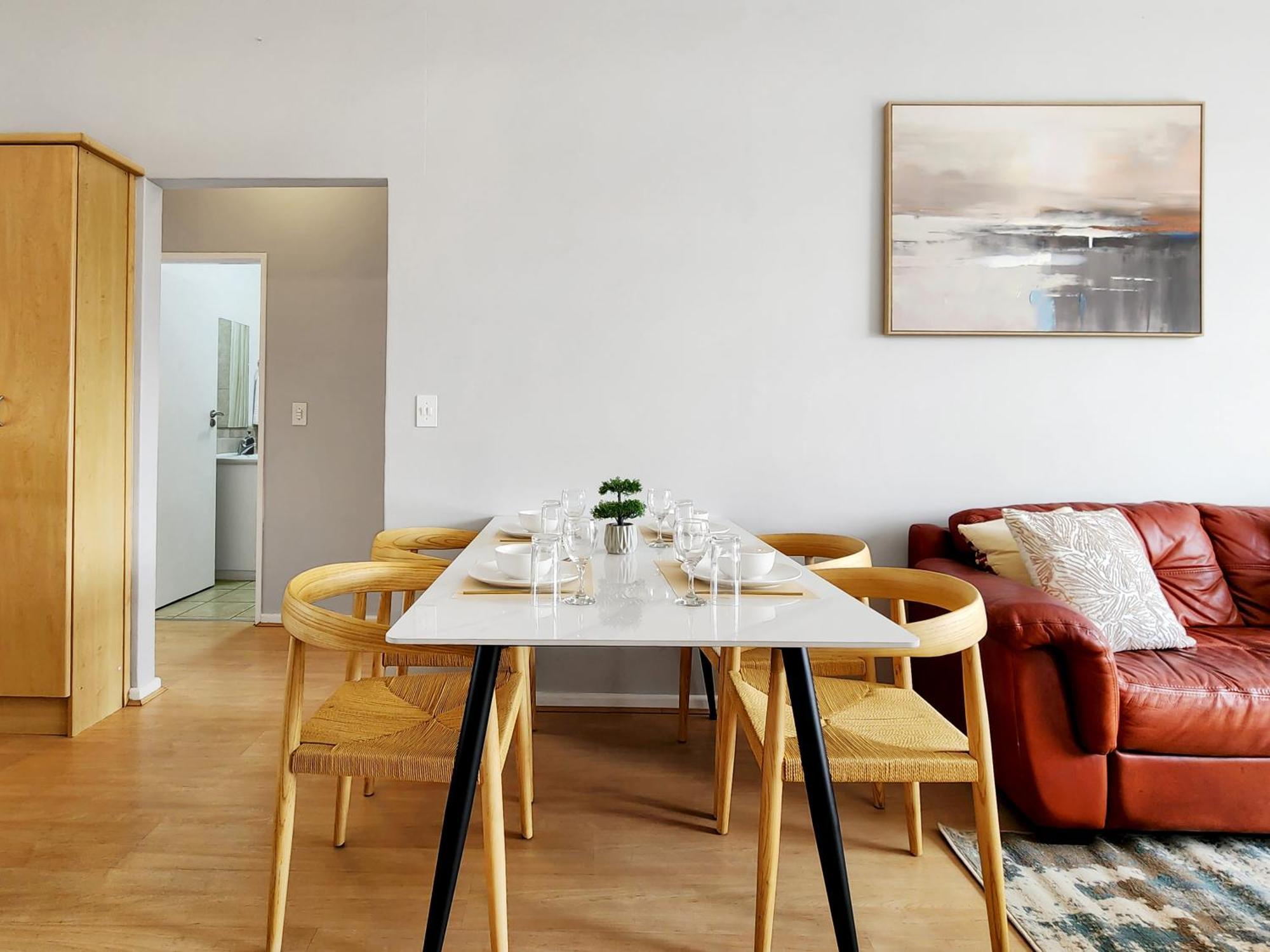 Peaceful Retreat, Pools, Gym, Parks